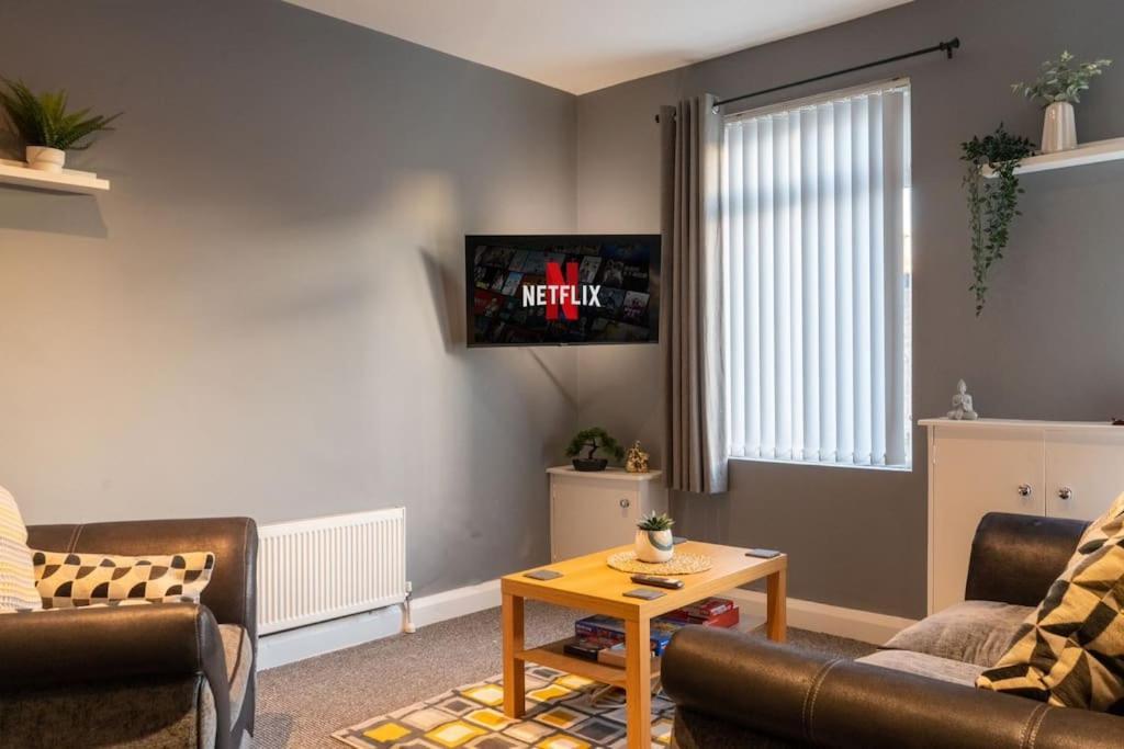 Vibrant City Centre Townhouse With Free Parking Rare Outdoor Patio Belfast Exterior foto